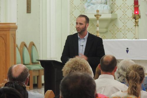 Radio personality and author John Leonetti delivered lectures for the adults in Texarkana. Father Daniel Gonzales, pastor of St. Catherine of Sienna Parish in Atlanta, Texas, spoke to Hispanic parishioners. John Debenport photo