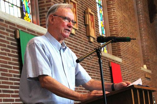 Father Donald Senior, CP, addresses the group as the featured speaker for the 2015 Bible Institute. Father Senior is president emeritus of Catholic Theological Union in Chicago and a prolific writer and commentator. (Dwain Hebda photo)