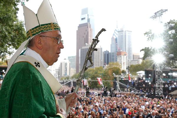 Pope Francis celebrates the closing Mass of the VIII World Meeting of Families on Benjamin Franklin Parkway in Philadelphia in this Sept. 27, 2015, file photo. (CNS / Paul Haring)
