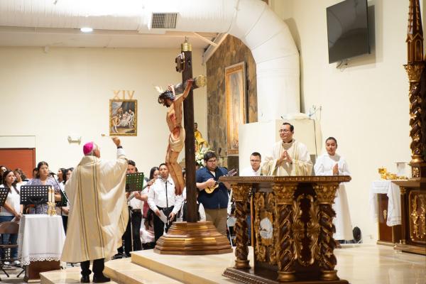 Bishop Taylor blessed the new crucifix and altar of the new St. Barbara Church in De Queen Sept. 2. Courtesy Father Ramsés Mendieta.